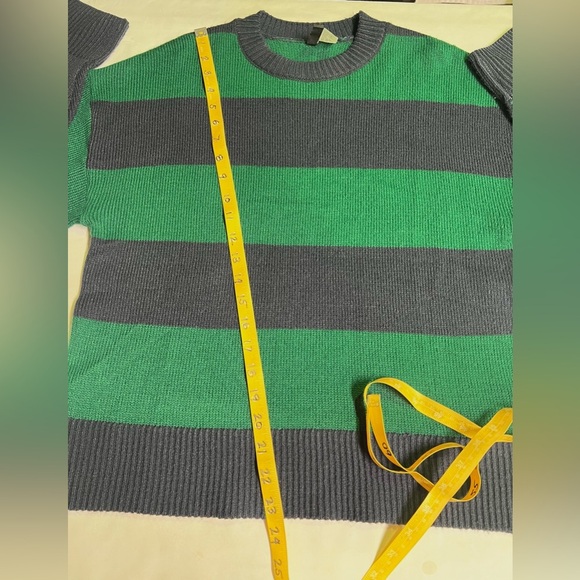 DIVIDED by H&M Navy and green stripe crew neck sweater size XS - Picture 11 of 11